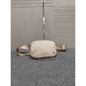 Lululemon Women Crossbody Bag Small Beige Sherpa Everywhere Belt Bag Cozy Summer